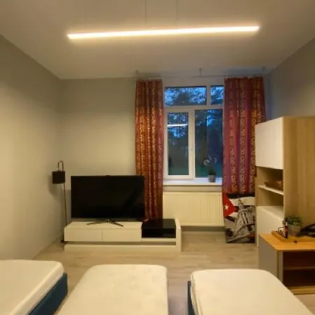 Apartament Mieszkanie W Oficynie Pałacu Goetza *